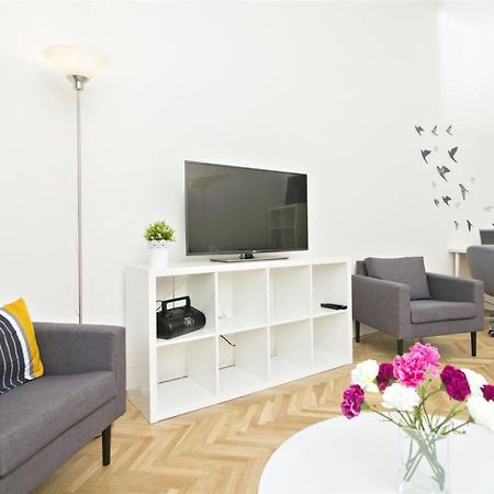 פראג Apartments With 2 Bathrooms- 5 Minutes From Old Town - 102 M2 מראה חיצוני תמונה