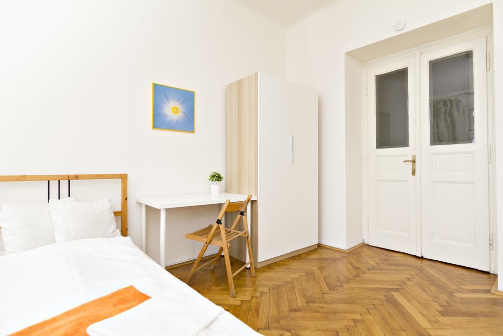 פראג Apartments With 2 Bathrooms- 5 Minutes From Old Town - 102 M2 מראה חיצוני תמונה