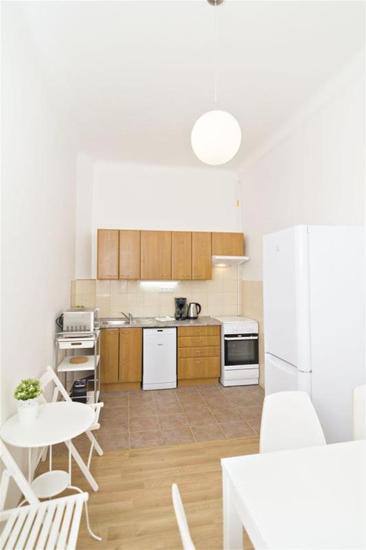 פראג Apartments With 2 Bathrooms- 5 Minutes From Old Town - 102 M2 מראה חיצוני תמונה