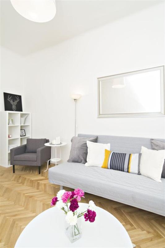 פראג Apartments With 2 Bathrooms- 5 Minutes From Old Town - 102 M2 מראה חיצוני תמונה